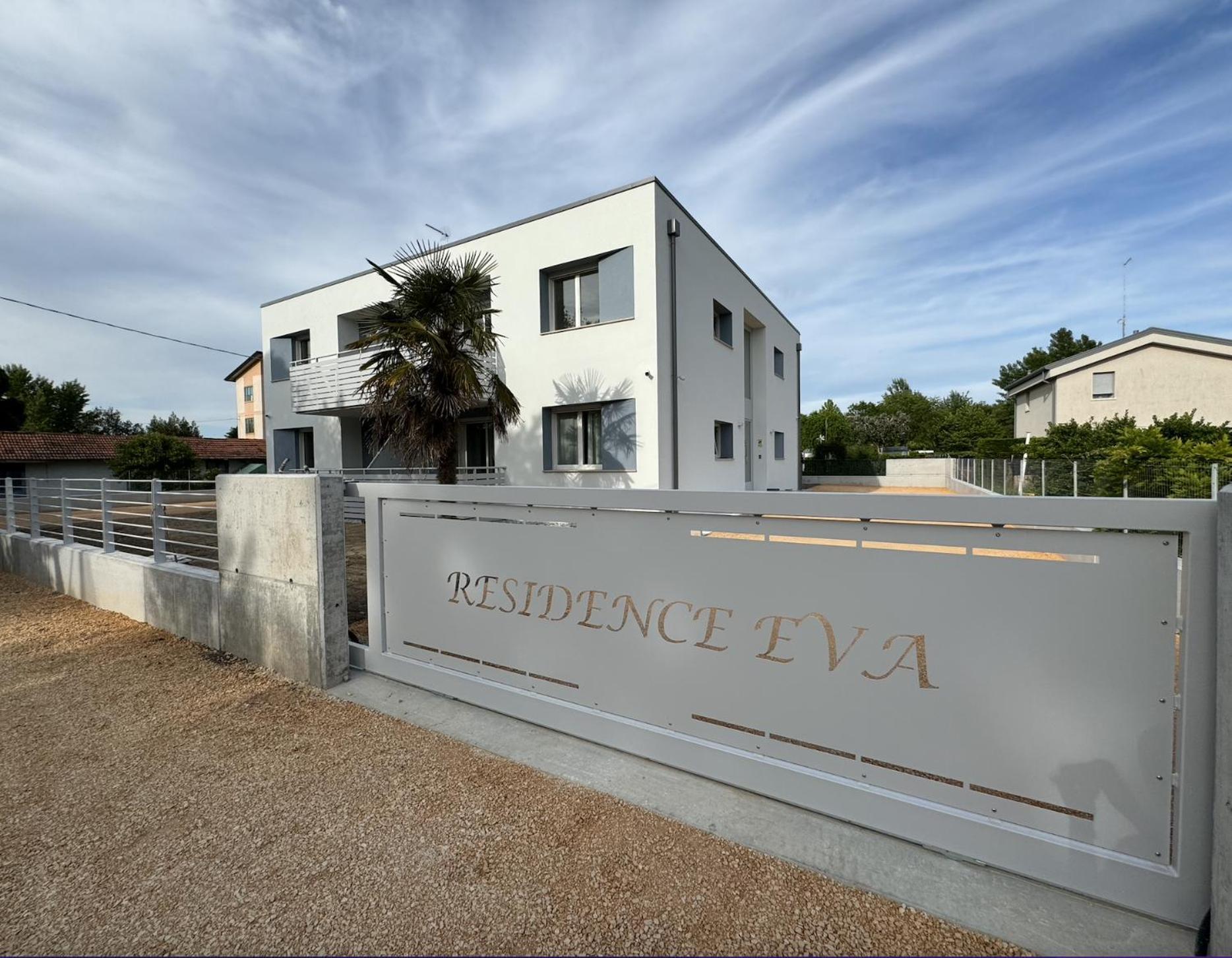 Residence Eva - Carraro Immobiliare Jesolo - Family Apartments Каваллино Экстерьер фото